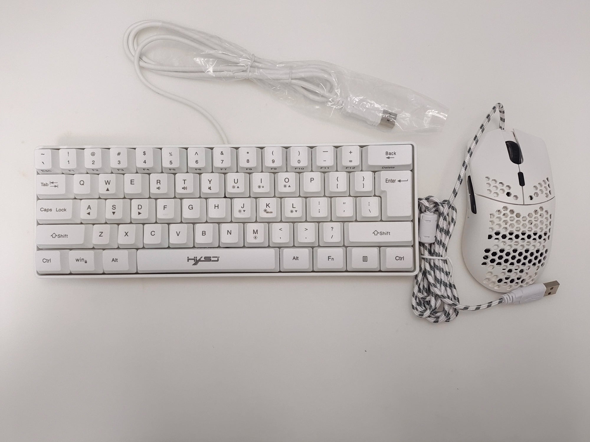 Hot selling HXSJ 61 keys V700 RGB luminous mechanical feel keyboard and mouse combos gaming set for computer game
