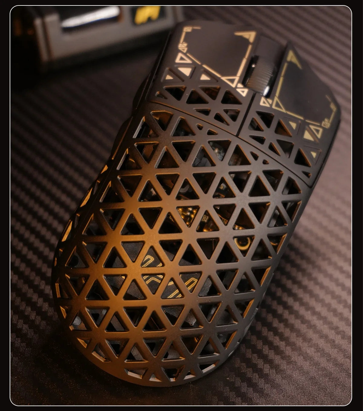 IPI Float Mouse Tri Mode Wireless Mouse PAW3395 8000Hz Polling Rate Custom Hollow Out Carbon Fibre Gaming Mice PC Accessories